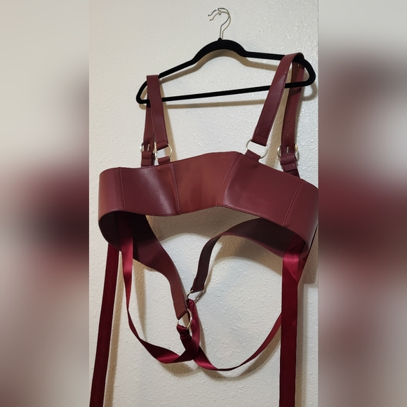 Disturbia Burgundy Women's Belt Harness With Ribbon-L/XL - Picture 5 of 6